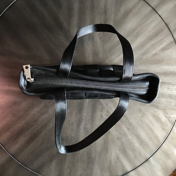 Harveys Seatbelt Bag Black Tote - Picture 5 of 15